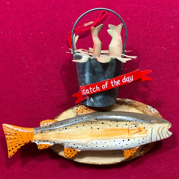 fishing ornaments TWO CATCH OF THE DAY fish bucket salmon mounted on wall plaque - Picture 2 of 10